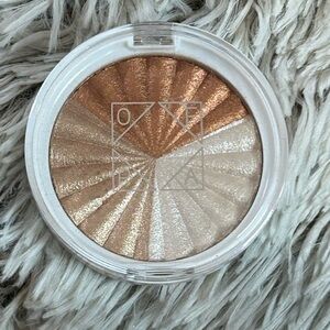 OFRA Cosmetics Nikkie Tutorials EVERGLOW Highlighter Compact 3‎ in 1 New Make-up